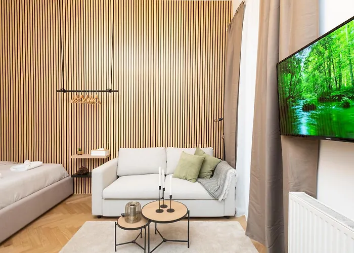 Charming Retreat Walking Distance From Town Centre * Viena