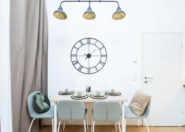 Charming Retreat Walking Distance From Town Centre * Viena