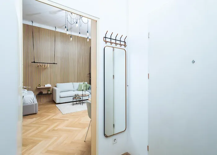 Charming Retreat Walking Distance From Town Centre * Viena